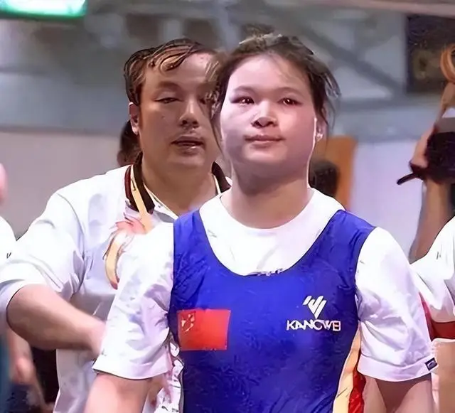举重冠军外国粉丝_外国举重选手_外国女子举重冠军